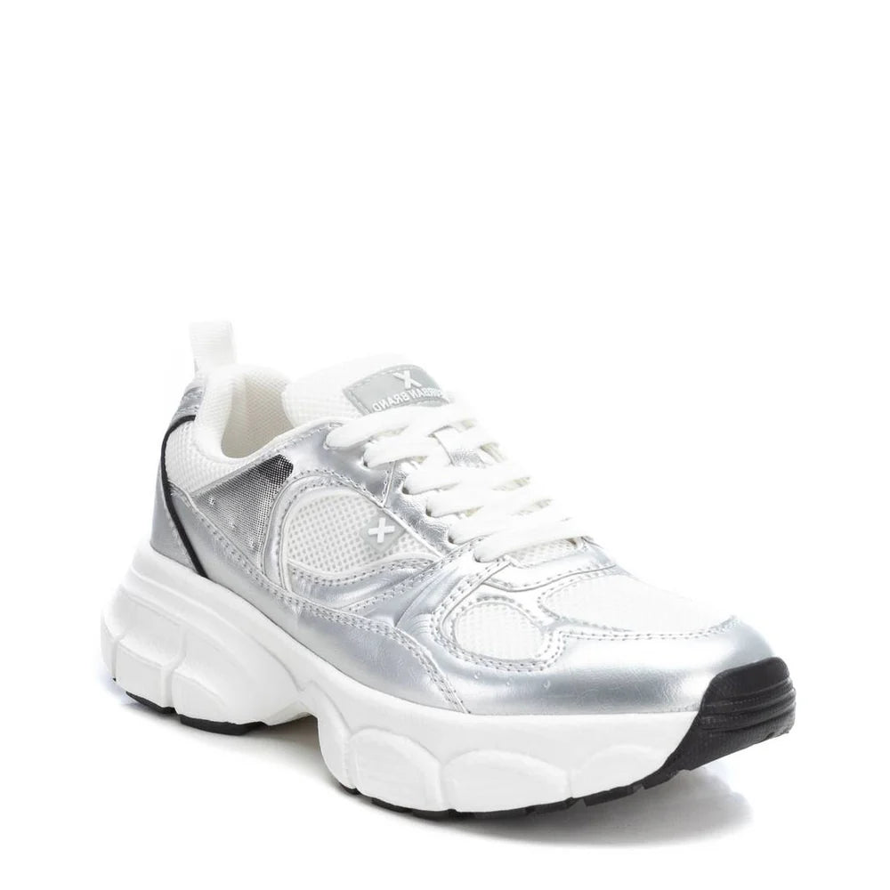 NOVEDAD Deportivas Plateadas - XTI