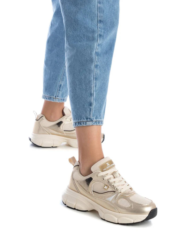 NOVEDAD Deportivas Doradas - XTI