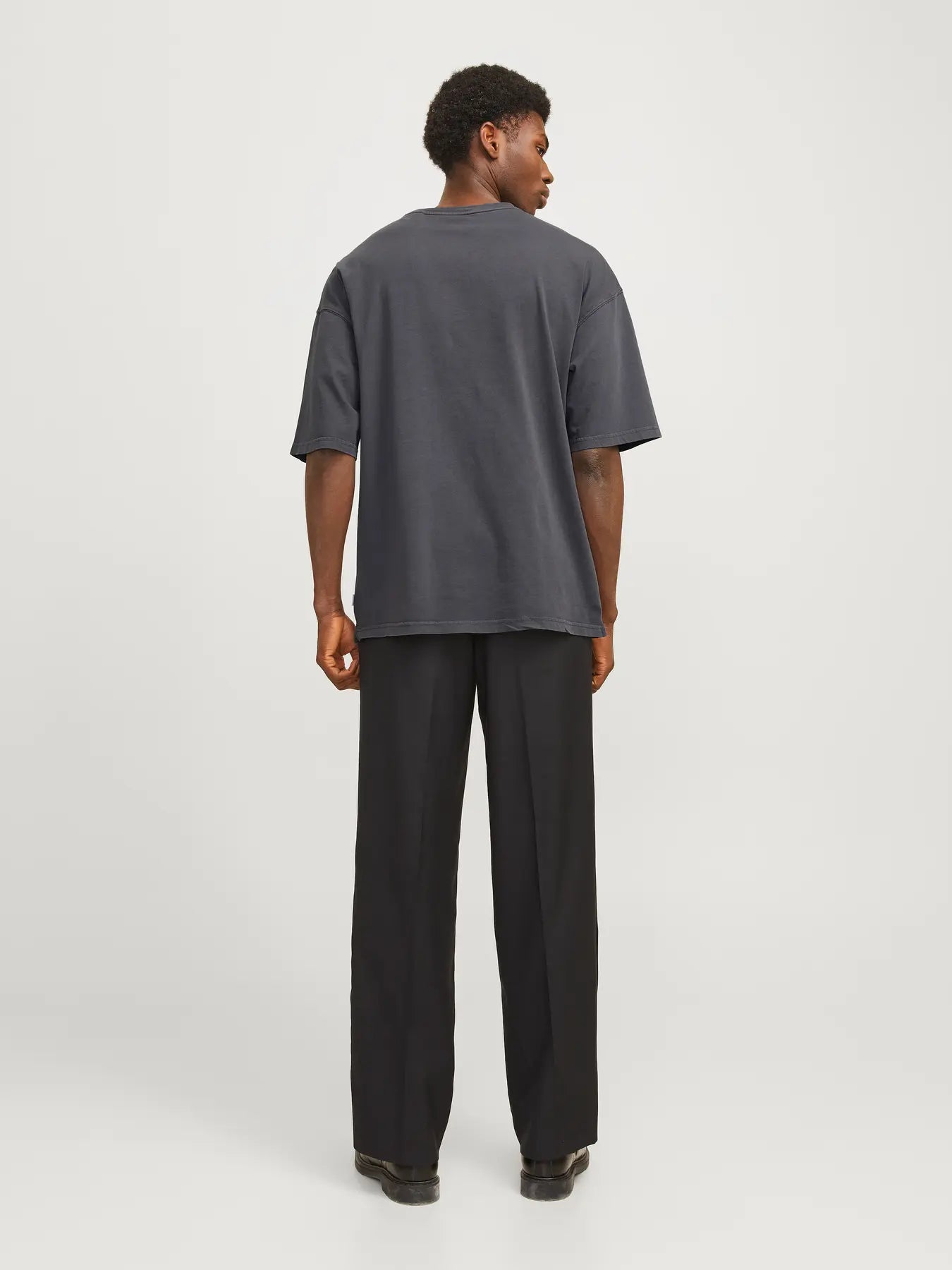 Camiseta Oversize Gris Oscuro - Jack & Jones