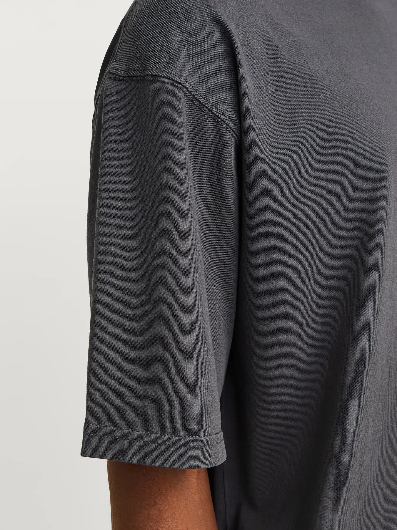 Camiseta Oversize Gris Oscuro - Jack & Jones