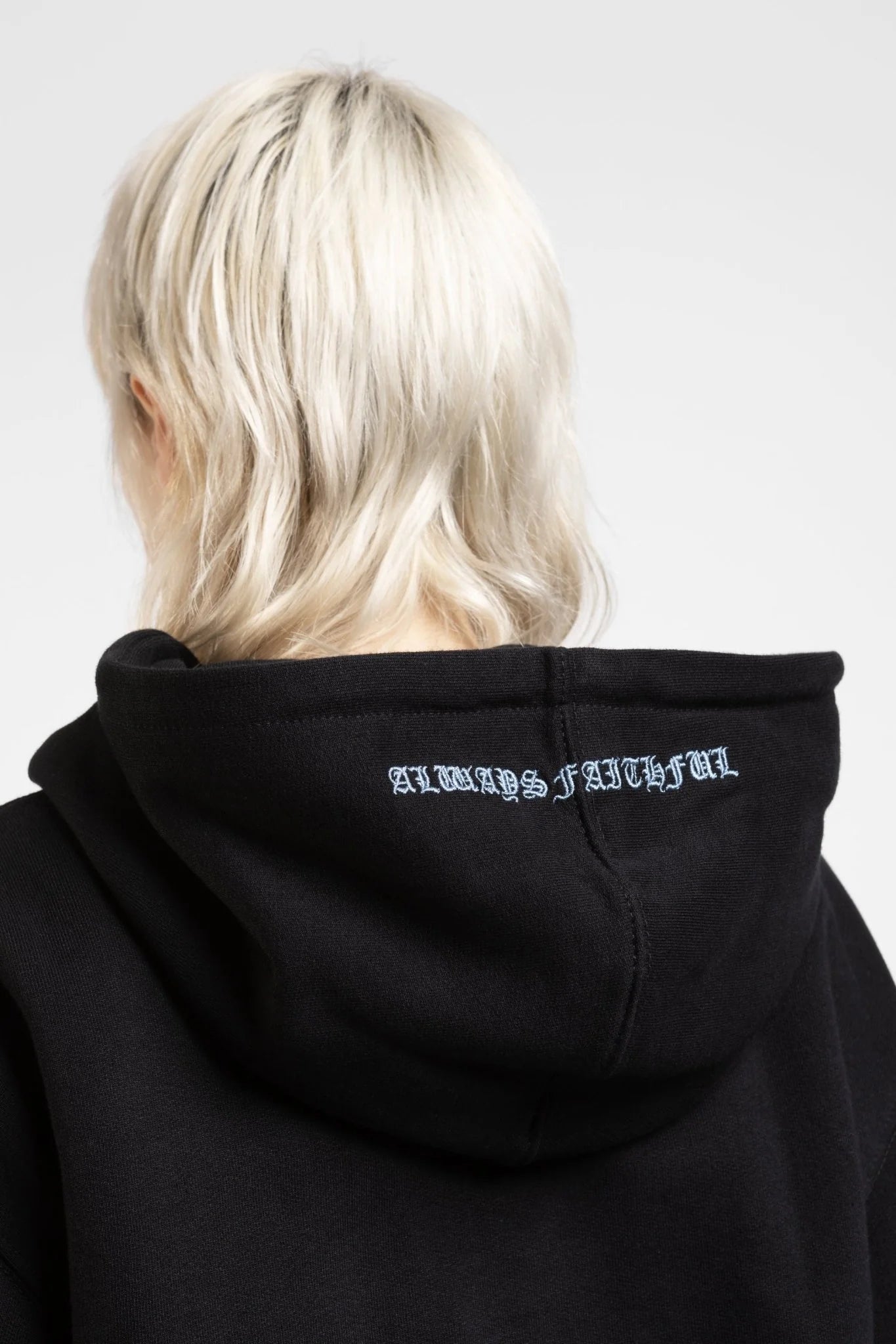 Sudadera Knuckles - Wasted Paris
