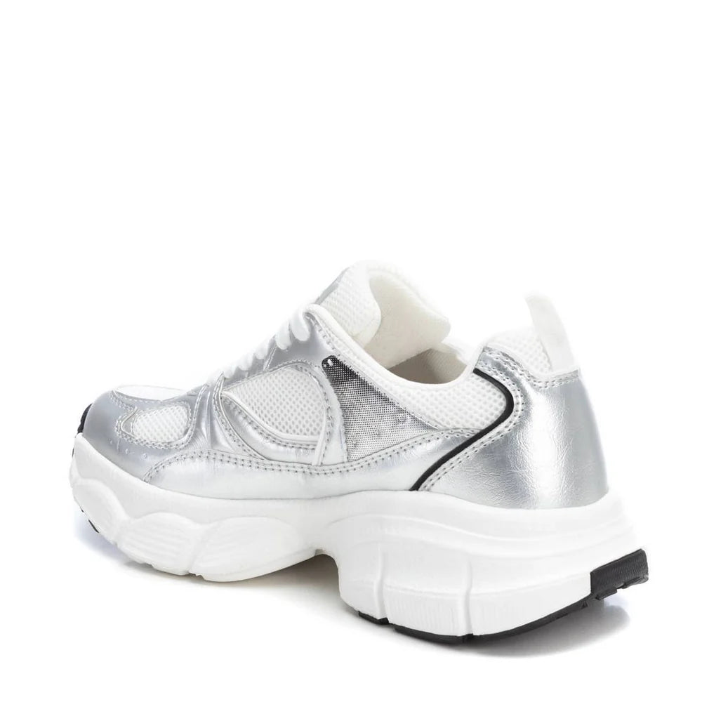 NOVEDAD Deportivas Plateadas - XTI